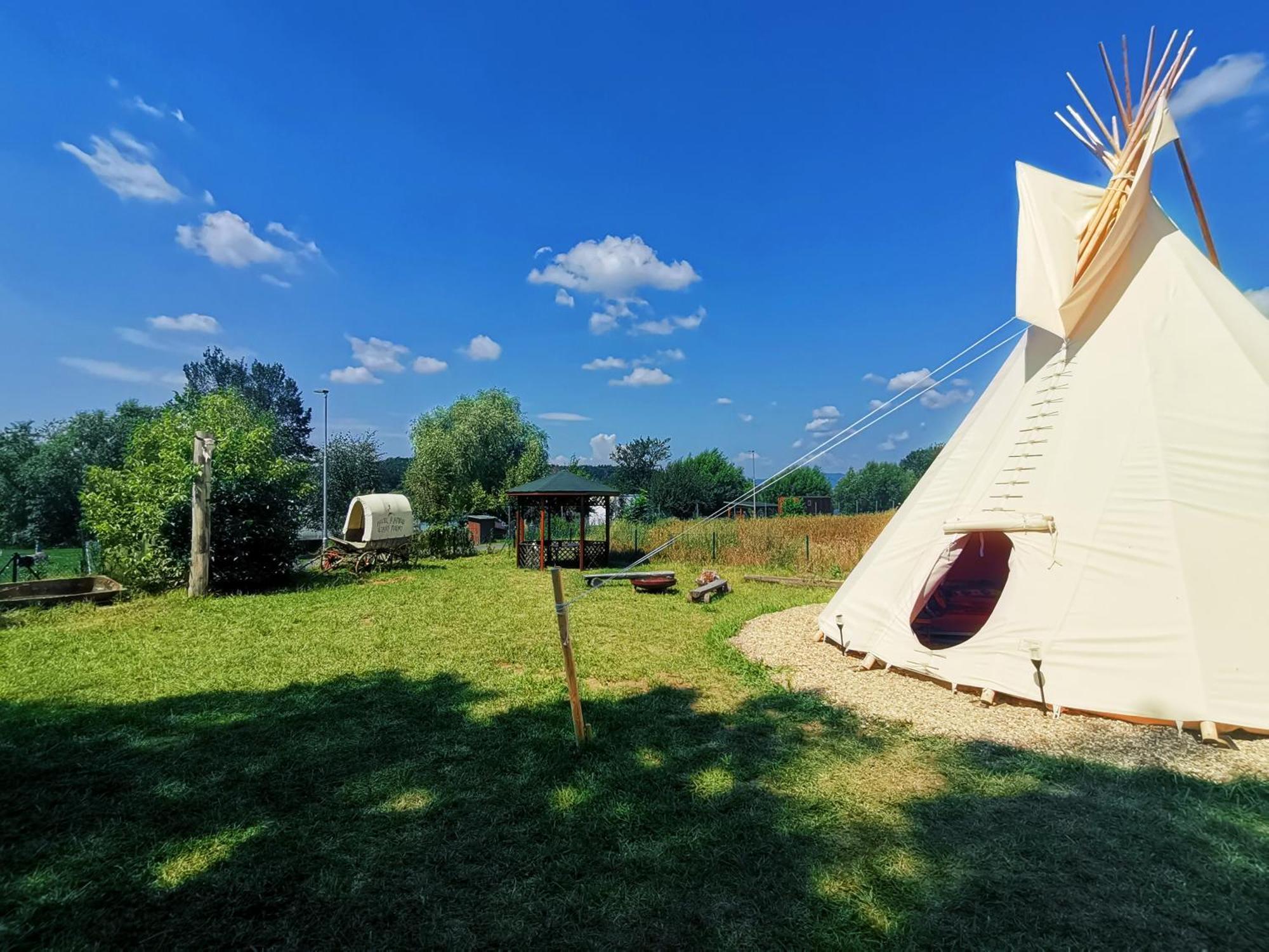 Teepee Camp Lounky Hotel Chodouny Exterior foto